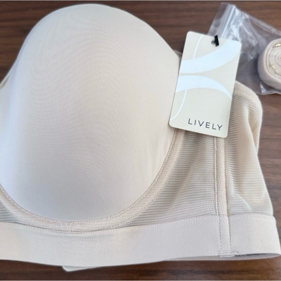 Lively Bras pair of TWO nude and black 38DD Strapless/Convertible NWT - Picture 1 of 8